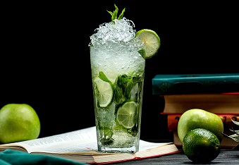mojito with ice and Mint